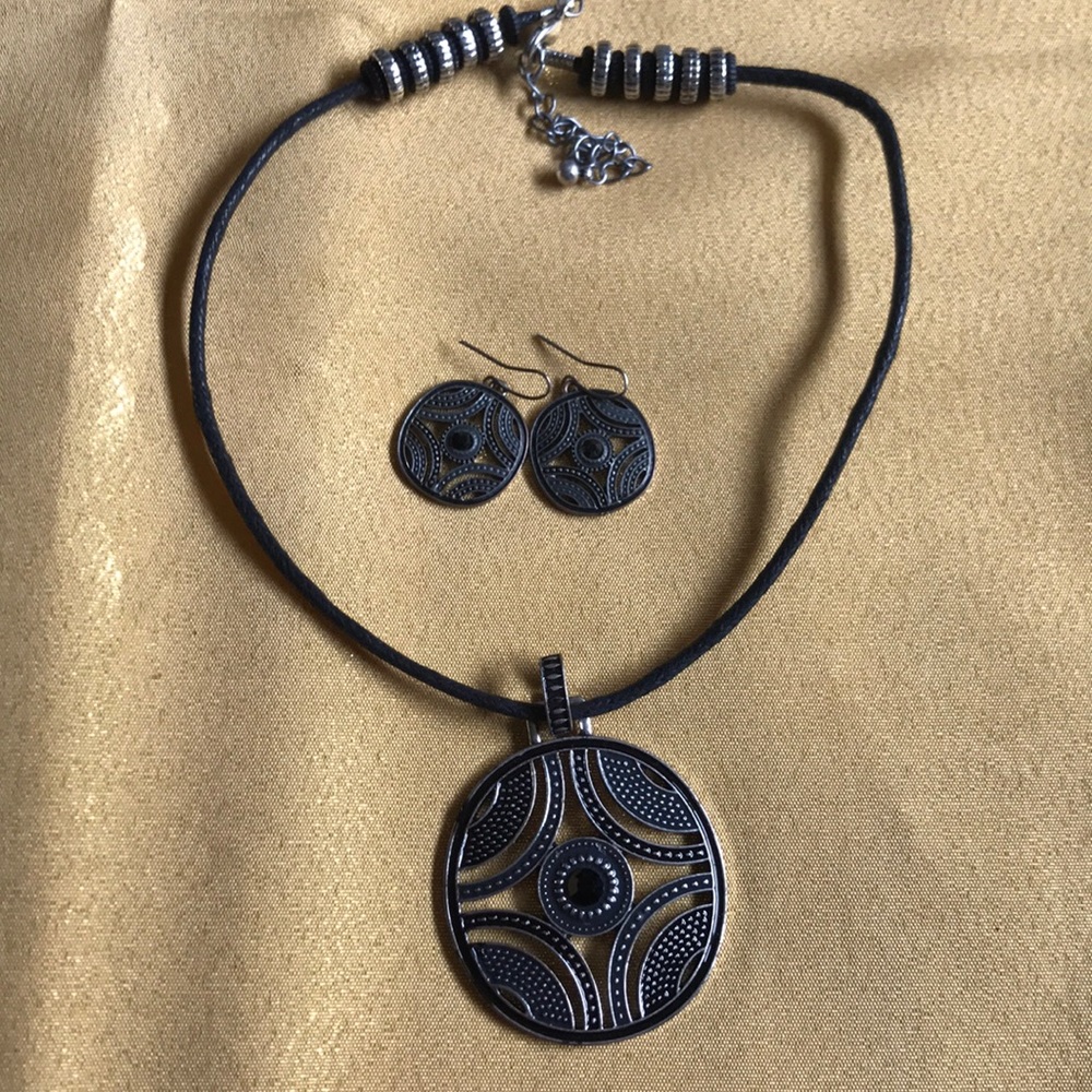 Beautiful Necklace with Earrings